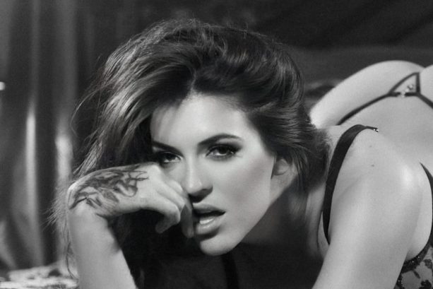 Erotic actress Elizabeth Skylar launches official Instagram account
